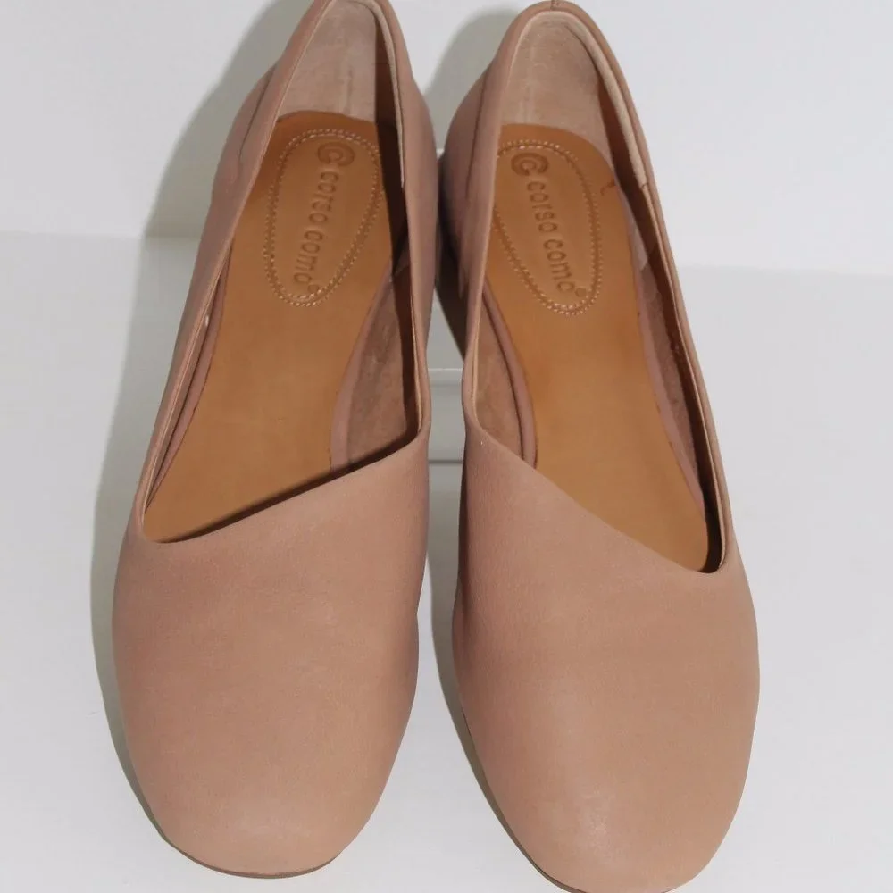 REDUCED CORSO COMO Honey Dew Beige Leather Asymmetr Comfort Pump 9.5 M BETSIE